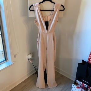 Lioness tan pant suit brand new with tags size small